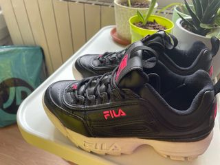 Fila Disruptor 2 negras y rosas