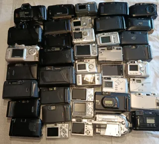 Grande lotto di 38 fotocamere da revisionare o per pezzi