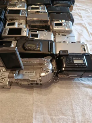 Grande lotto di 38 fotocamere da revisionare o per pezzi