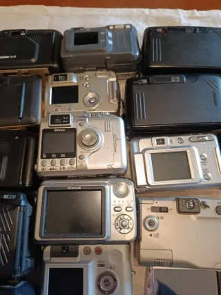 Grande lotto di 38 fotocamere da revisionare o per pezzi