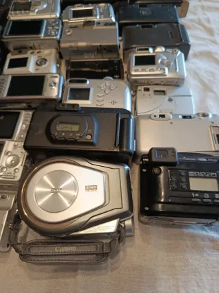 Grande lotto di 38 fotocamere da revisionare o per pezzi