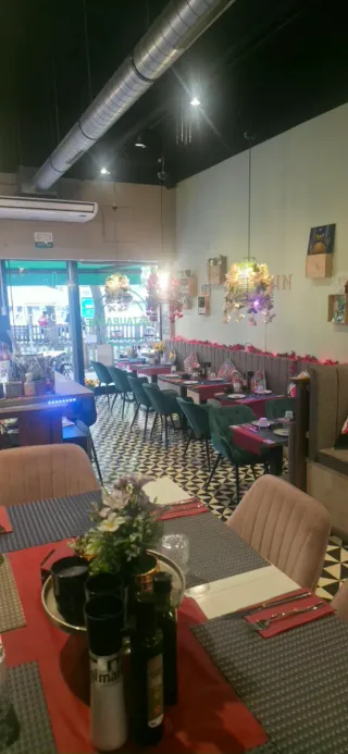 Traspaso Bar Cafetería Equipado 85m² Terraza Poble