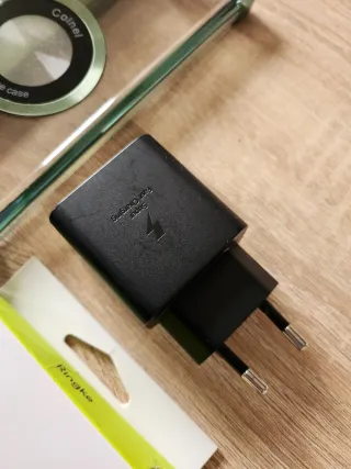 Samsung Galaxy S24 Ultra + Cargador45W +Accesorios