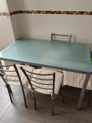 Mesa de cocina cristal y metal