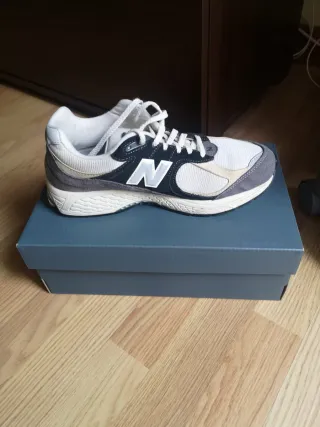 Zapatillas New Balance 2002R Talla 40.5