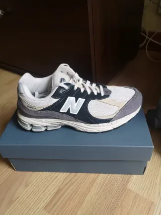Zapatillas New Balance 2002R Talla 40.5