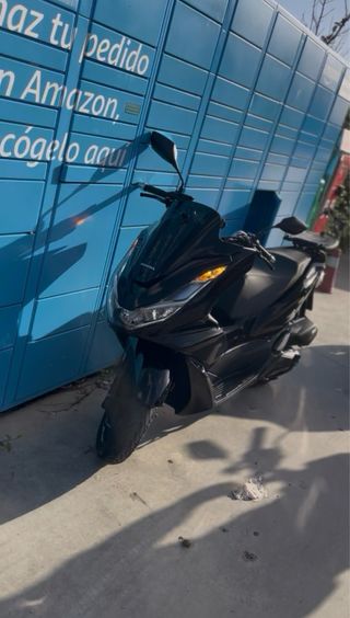Honda PCX 125 2024 Negra