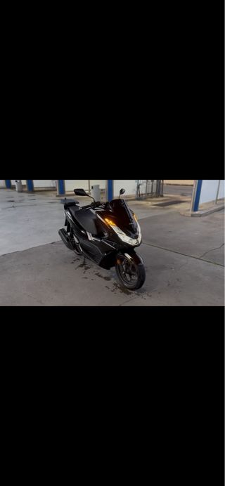 Honda PCX 125 2024 Negra