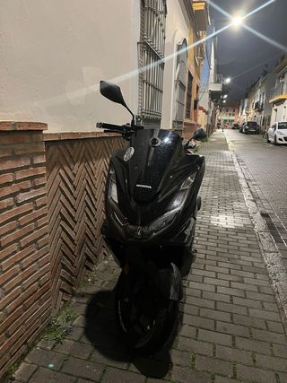 Honda PCX 125 2024 Negra