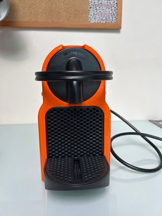 Cafetera Nespresso DeLonghi Naranja