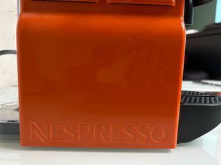 Cafetera Nespresso DeLonghi Naranja