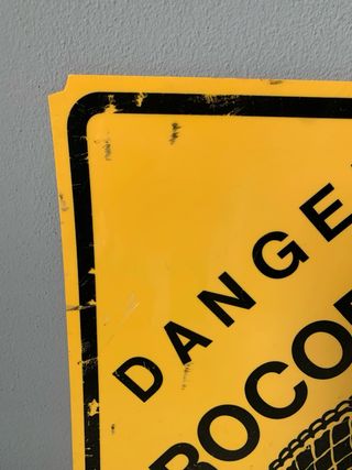 Cartello pericolo coccodrilli vintage