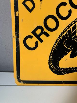 Cartello pericolo coccodrilli vintage