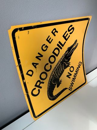 Cartello pericolo coccodrilli vintage