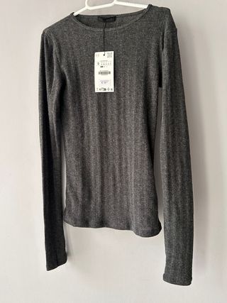 Camiseta Zara manga larga gris