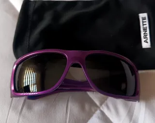 Gafas de sol Arnette moradas y negras