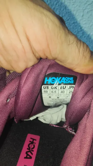 Zapatillas Hoka Moradas y Rosas