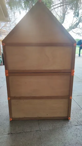 Casa de muñecas de madera