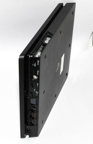 CONSOLA PS4 SLIM 500GB SIN MANDO