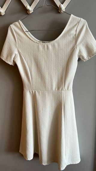 Vestidos entallados, talla M.