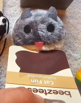 Spettacolare lotto di giocattoli e articoli per l'igiene per gatti