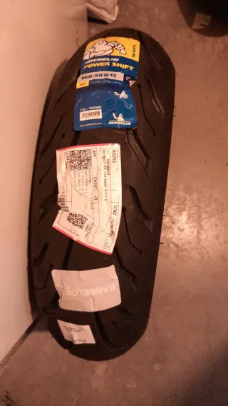 Neumático Michelin Power Shift 160/60 R15 67H Tmax