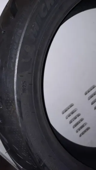 Neumático Michelin Power Shift 160/60 R15 67H Tmax