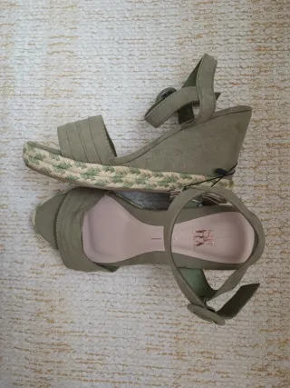Sandalias cuña con plataforma NUEVAS CON ETIQUETA