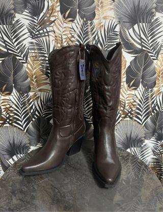 Botas camperas marrones 39
