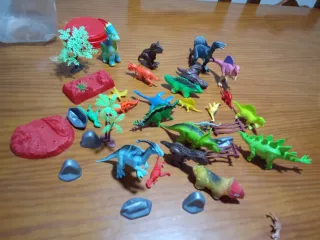 2 Botes con Dinosaurios