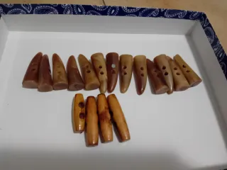 Alamari effetto corno e legno