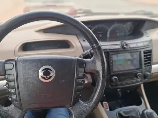 ssanyong Rodius 2011