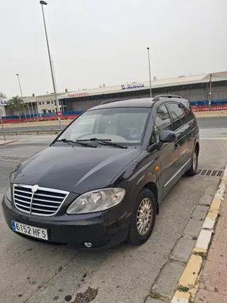 ssanyong Rodius 2011