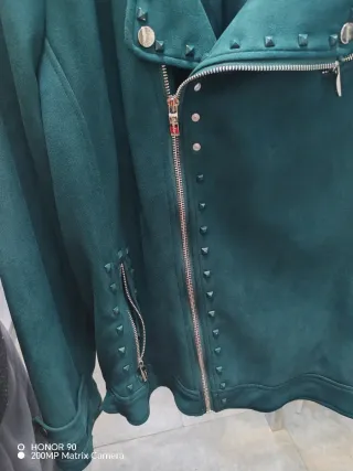 Chaqueta October verde tachuelas