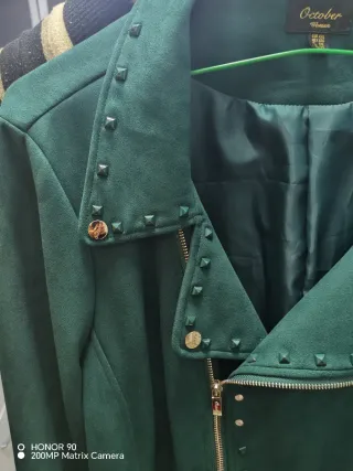 Chaqueta October verde tachuelas