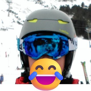 Casco y gafas de esquí infantiles