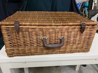 Cesto de piquenique em vime