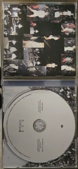 CD Rosalía Lux, sin embalaje pero sin estrenar.