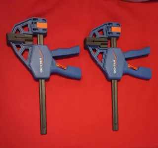 2 Sargentos Rápidos Dexter