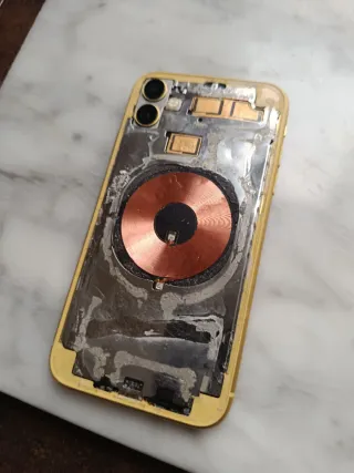 (piezas) iPhone 11 Apple Dorado