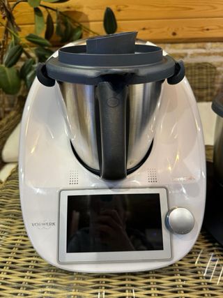 Thermomix TM6 con 2 vasos y accesorios