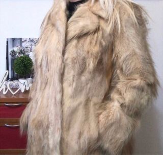 Abrigo de pelo natural nuevo (Tara)