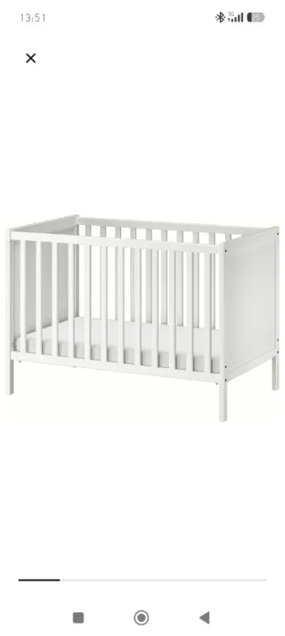 Cuna blanca para bebé