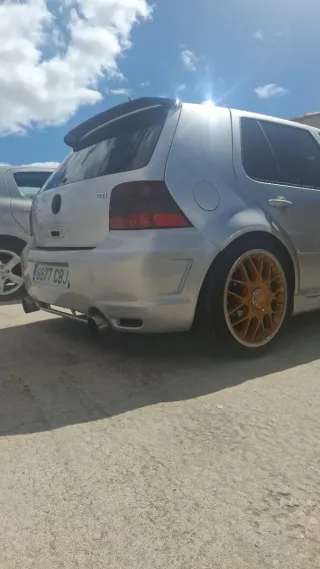 Volkswagen Golf 2003