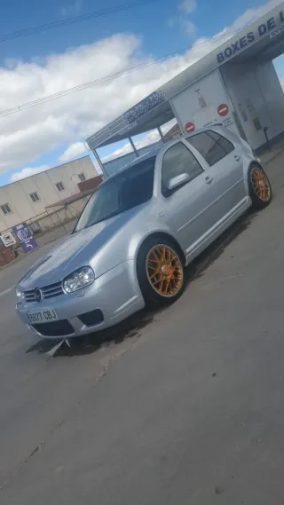 Volkswagen Golf 2003