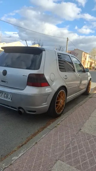 Volkswagen Golf 2003