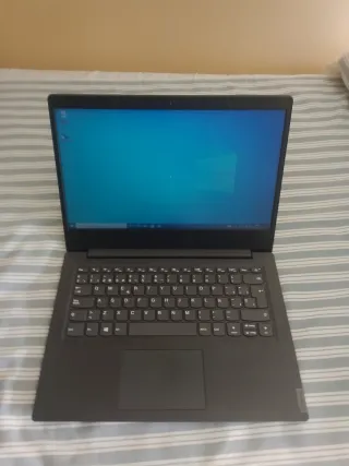 Ordenador portátil Lenovo V14 ADA 82C6
