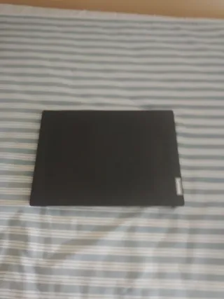 Ordenador portátil Lenovo V14 ADA 82C6