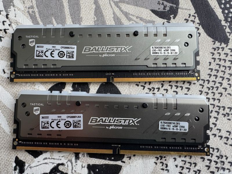 2x Crucial Ballistix DDR4 8GB 3000MHz