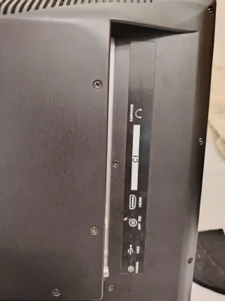 Ordenador HP con pantalla LED y mando